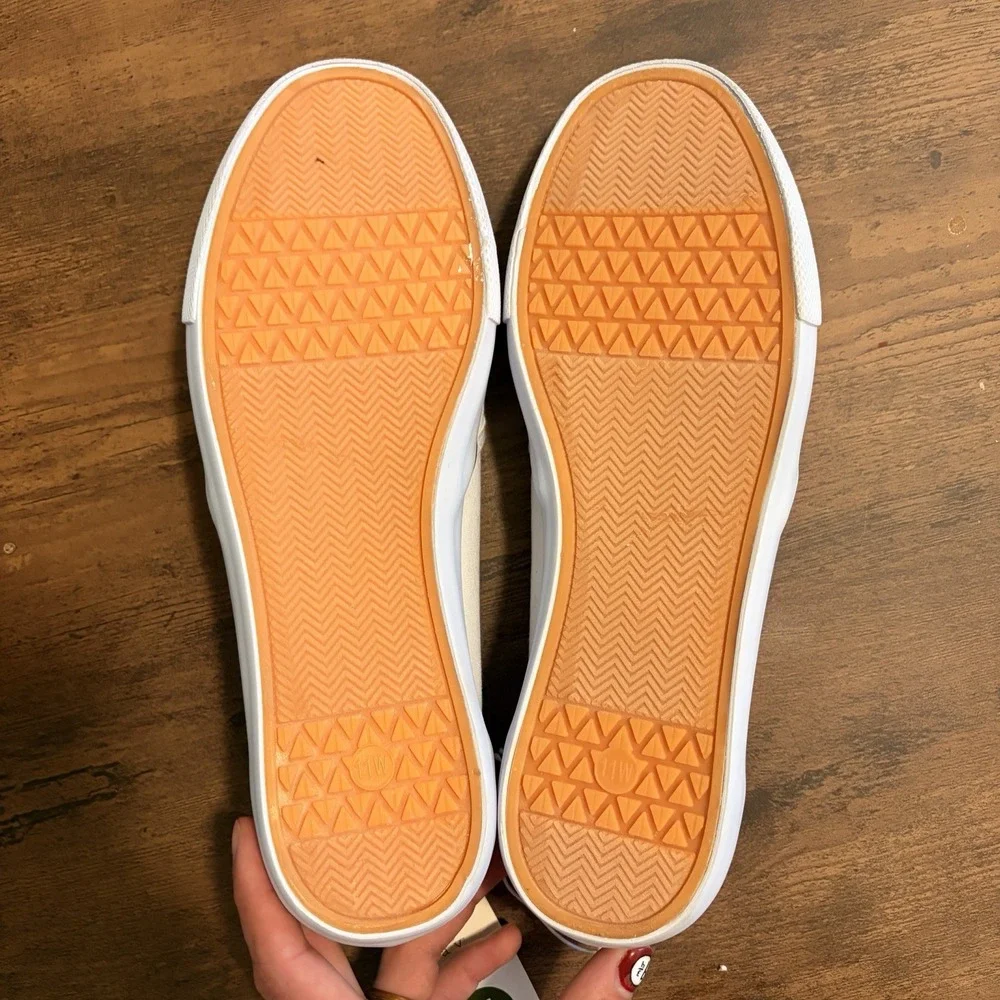 A New Day Millie Slip On Sneakers Womens 11W White Canvas Shoes Wide NWT